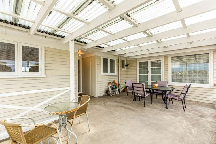 46 Woodford Avenue Henderson_15