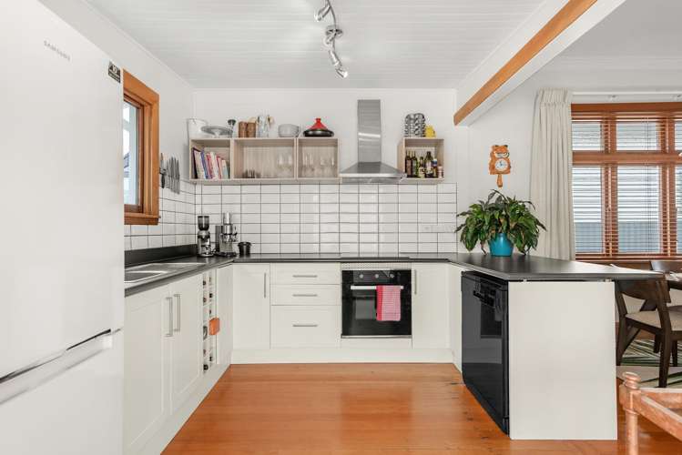 4 Collins Street Petone_9