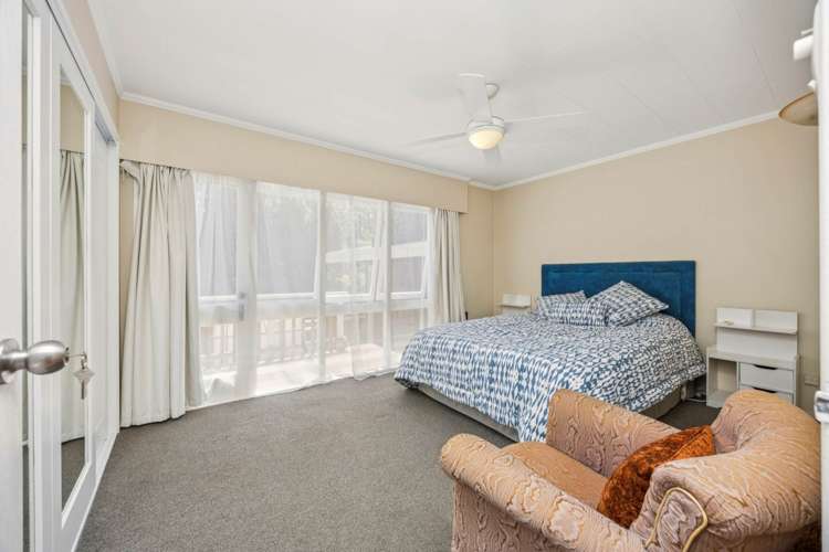 12 Raroa Terrace Waiatarua_11