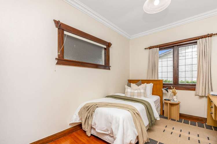 18 Fairholme Avenue Epsom_11