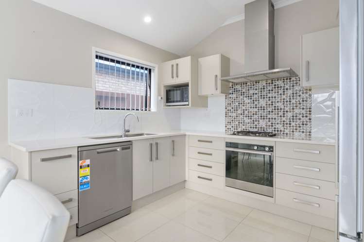 8 Squire Avenue Chartwell_3