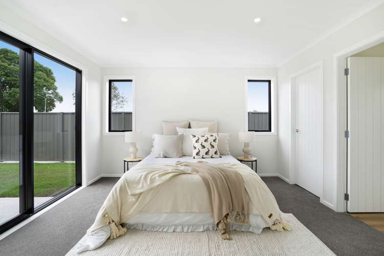 3 Nathan Lane Masterton_10