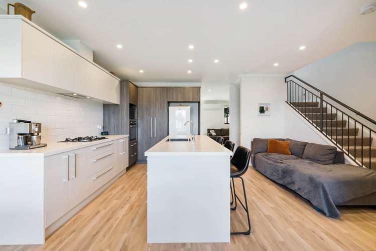 28 Matairangi Avenue Totara Heights_10