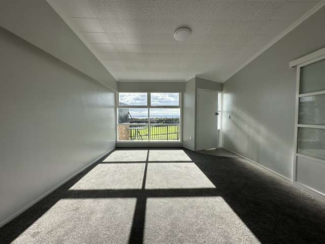 2/84A Royal View Road Te Atatu South_4