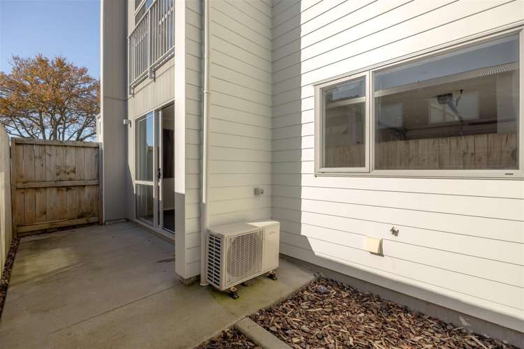 2/16 Hammond Street_5
