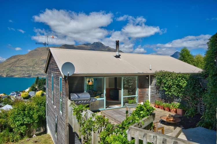 10a Caples Place Fernhill/Sunshine Bay_0