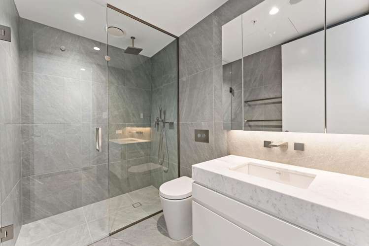 3701/51 Albert Street 10015_15