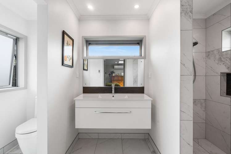 20 Sunline Avenue Lincoln_26