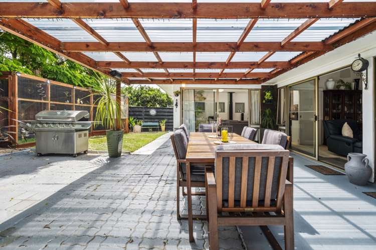 24 Hedge Row Sunnyhills_11