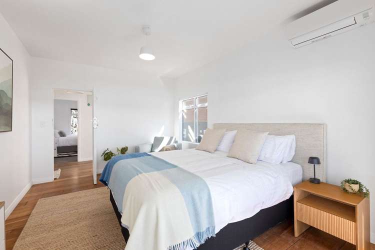 277 Queens Drive Lyall Bay_16