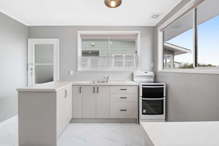 1/74 Chivalry Road Glenfield_1