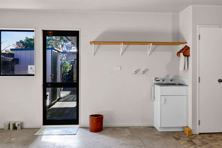 1/2 Waiwera Place Merrilands_29