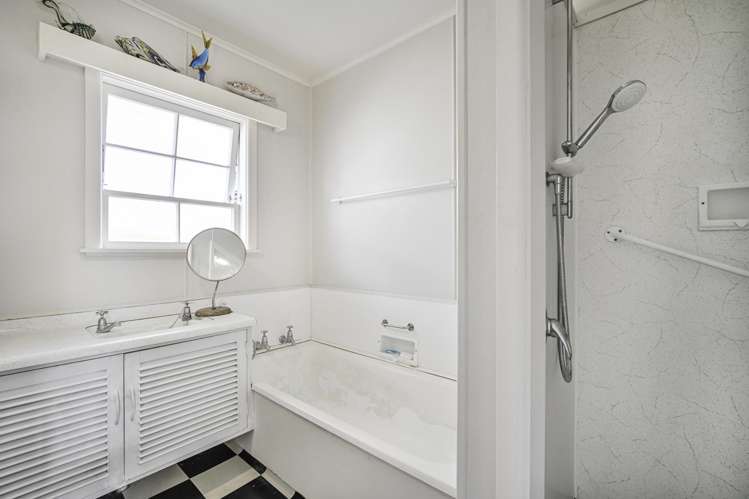 2 Aotea Crescent Havelock North_8