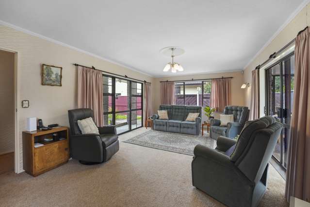 35 Waddington Drive Naenae_2