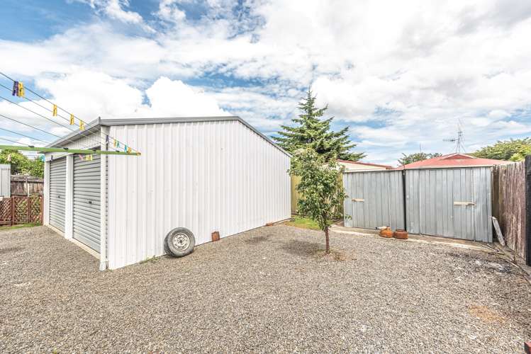 87 Devon Road Springvale_16
