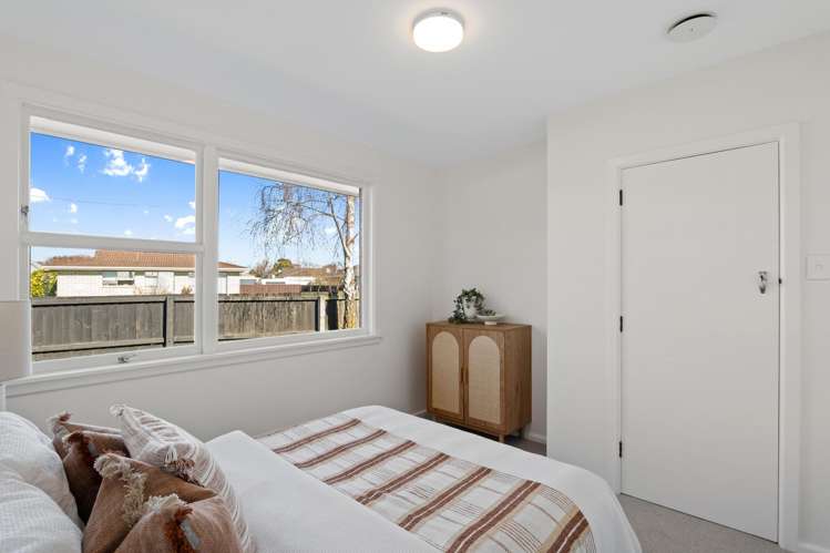 2 Freebairn Street Redwood_15