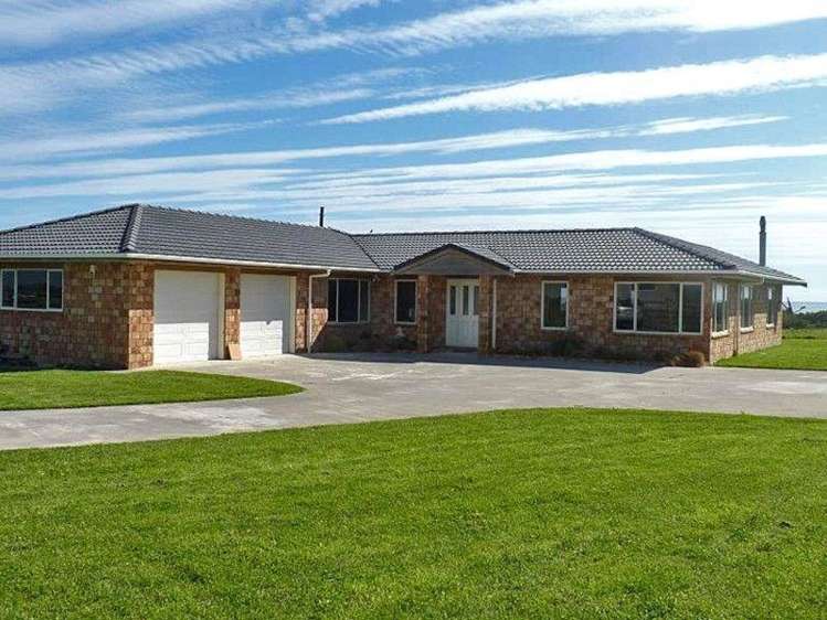 282 Tai Road Opunake_9