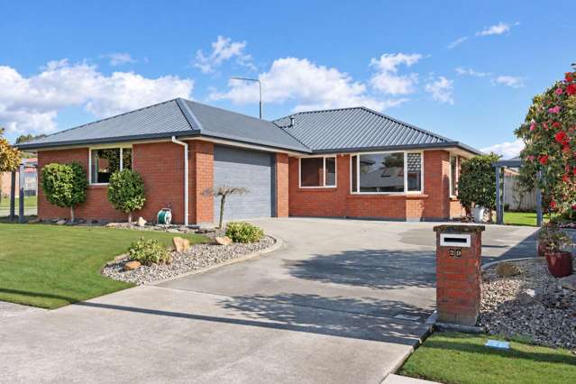 SPACIOUS, SUNNY & SOUGHT AFTER