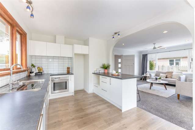 215 Breezes Road Aranui_2