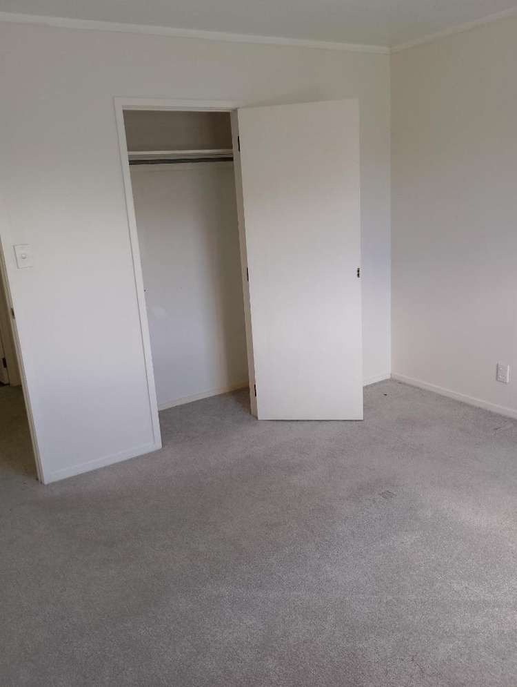 2/8 Quiet Street Te Atatu South_7