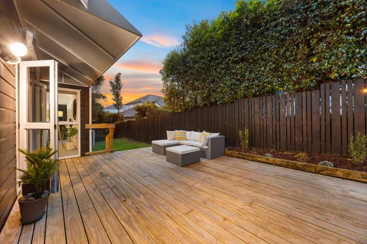 5/110 Norman Lesser Drive St Johns_17