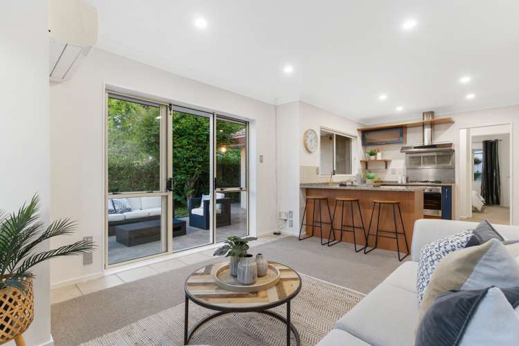 41 Gillett Place Botany Downs_5