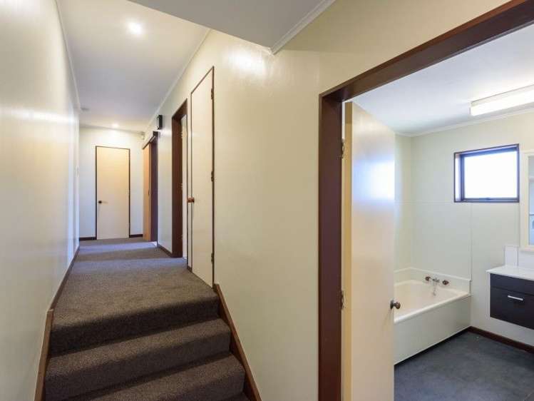 158 Akaroa Drive Maupuia_14