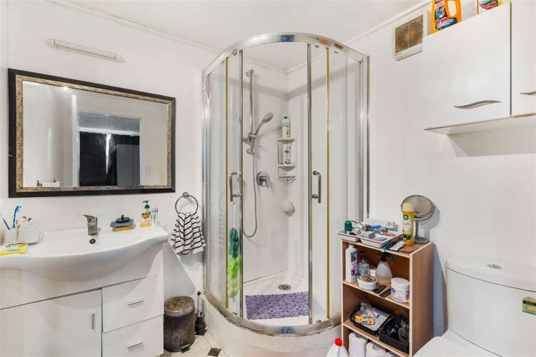 4 Roberts Road Te Atatu South_13