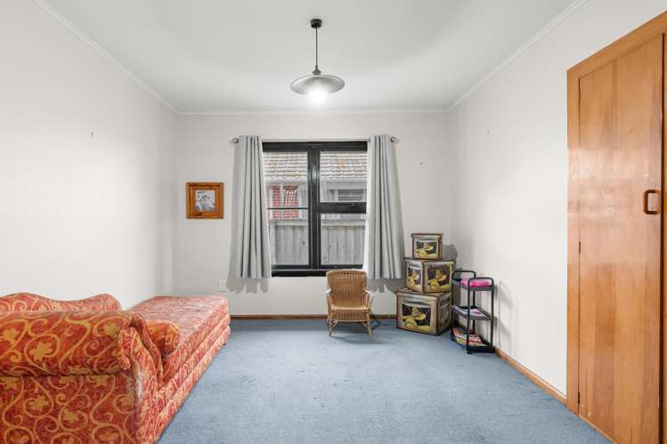 221 Breezes Road Aranui_13