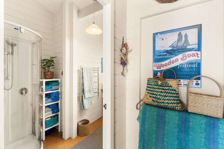 11 Russell Heights Russell_18