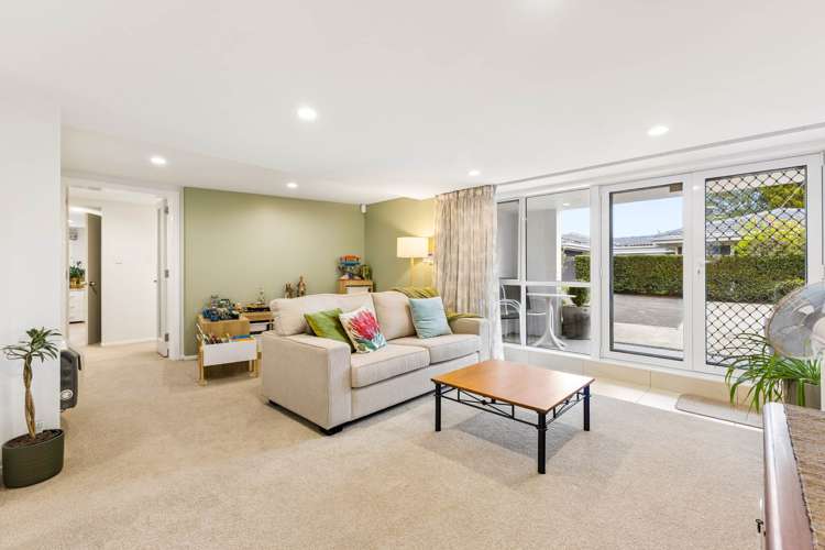3 Freshney Place Hill Park_11