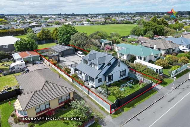 DREAM FAMILY HOME + GARAGING!