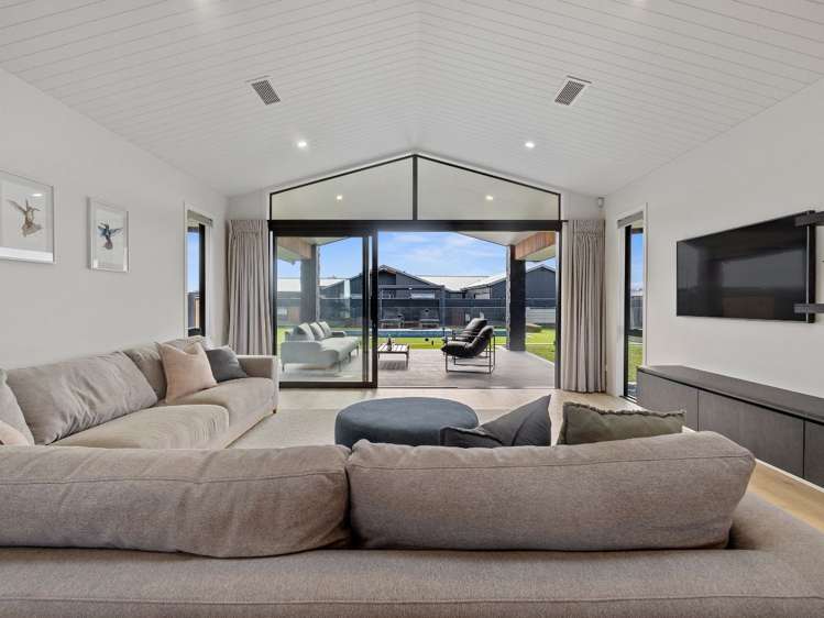 83 Sunline Drive Leamington_8