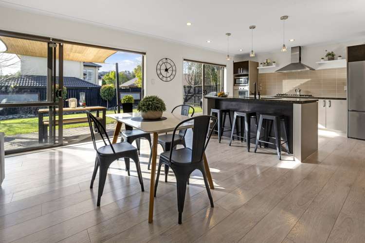 4 Bridgefield Crescent Flat Bush_11