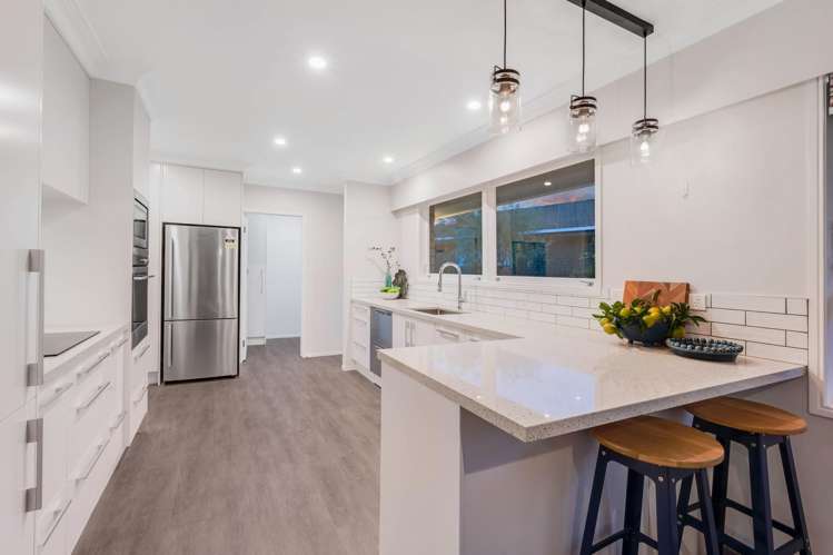 9 Lakeside Drive_3