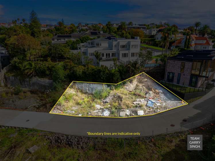 2/42 Codrington Crescent_0
