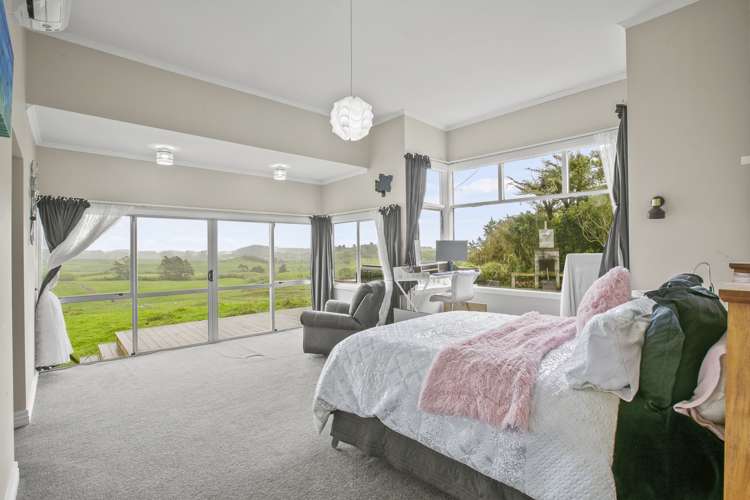 676 Upland Road Egmont Village_10