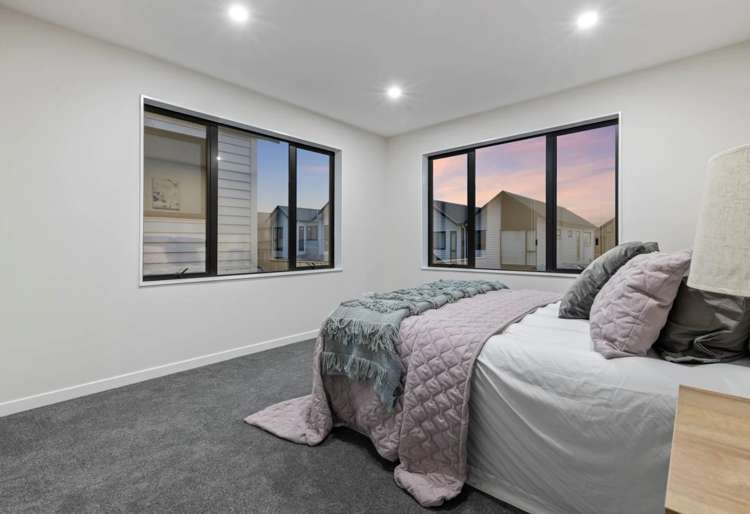 12 Woodacre Street Flat Bush_14