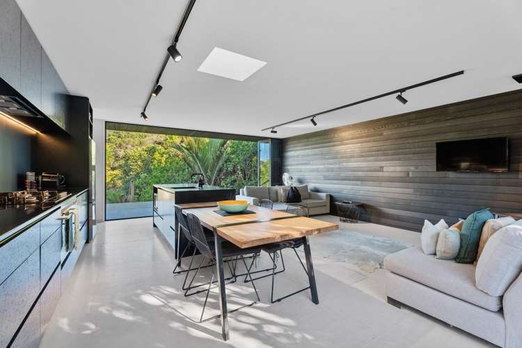 1 Huruhi Road Oneroa_11