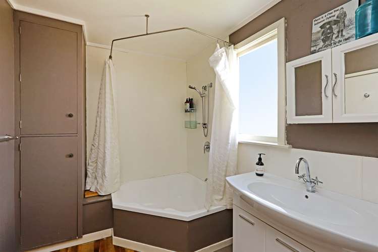 621 Avenue Road West Saint Leonards_6