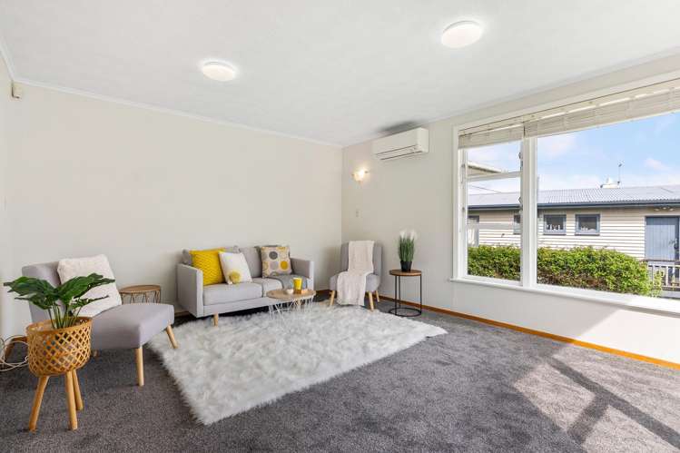 220 Waddington Drive Naenae_4