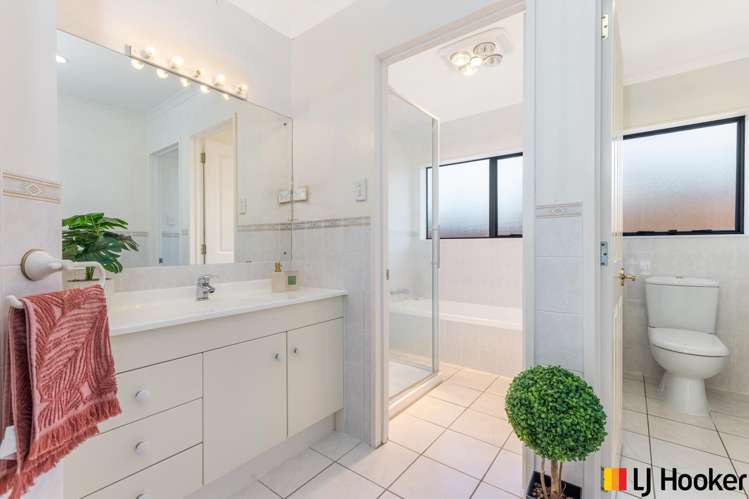 11 Trossach Place Wattle Downs_13