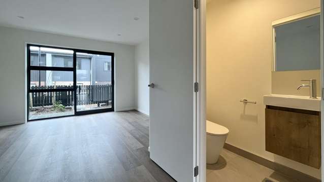 8/476 West Coast Road 1665_4