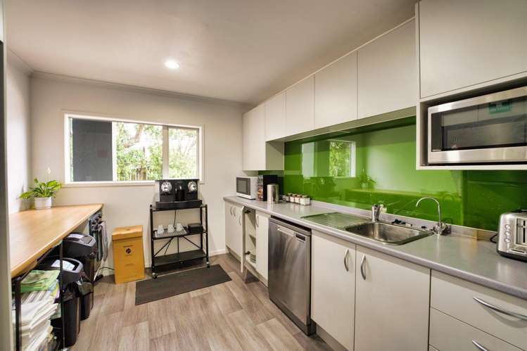 21 Tamariki Avenue Orewa_6