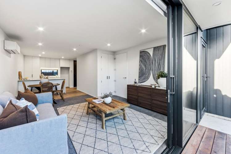 2/28 Harker Street 10222_1