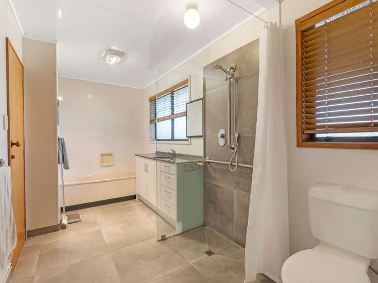 242 Baylys Coast Road Dargaville_13
