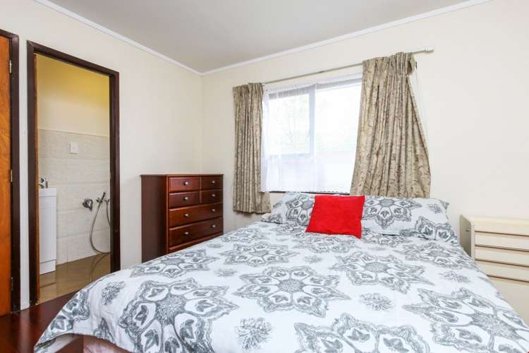 42 Wattle Street New Lynn_11