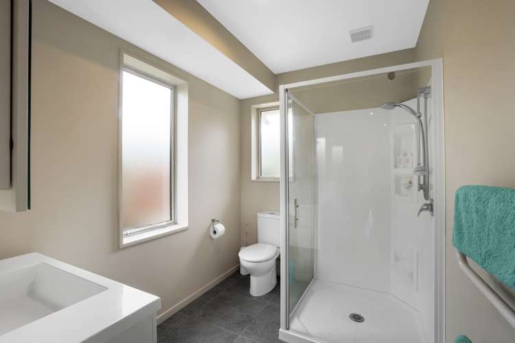 16d Waitikiri Drive Parklands_13