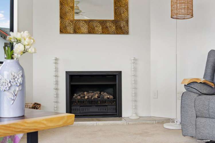 241a Royal Road Massey_7