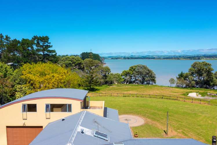 363 Glenbrook Beach Road Glenbrook_5